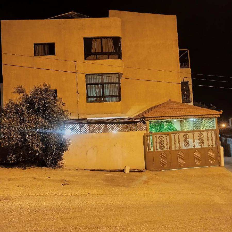 Petra Glamour Hostel At Tayyibah Exterior photo